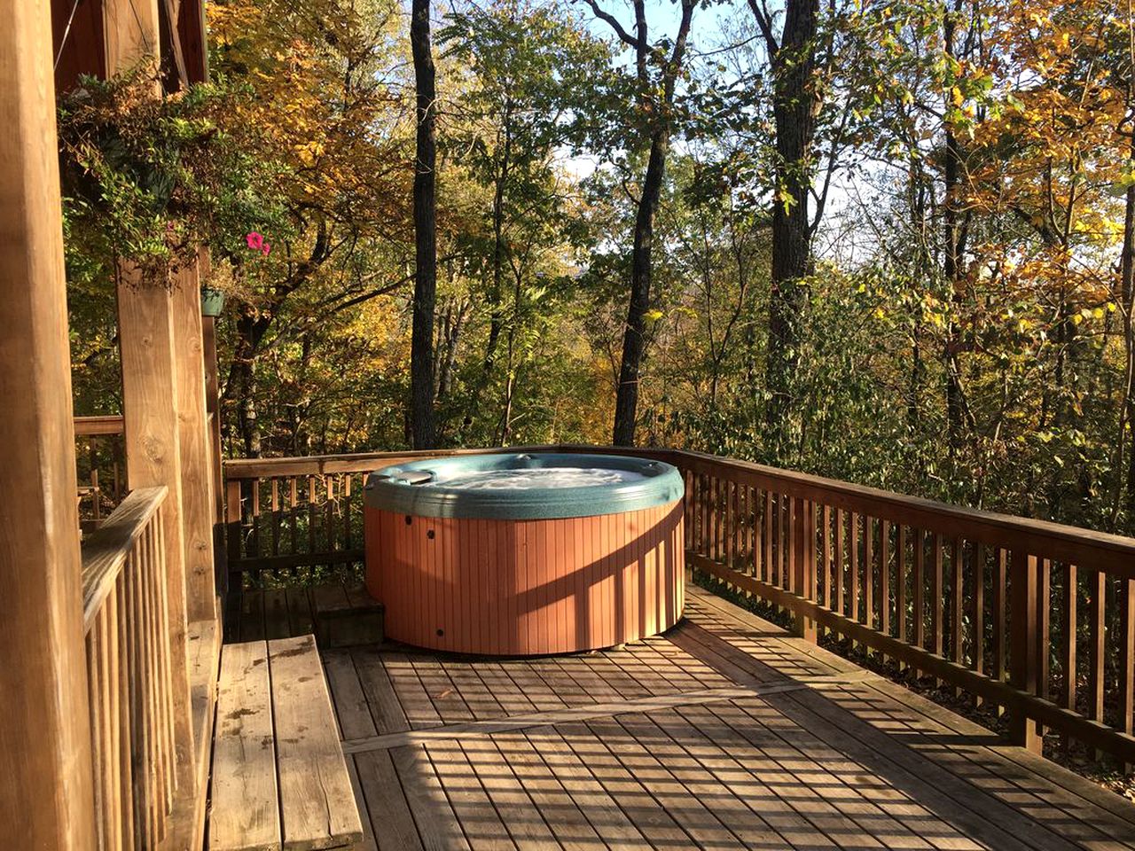 Charming Cabin Rental Surrounded by Three Wooded Acres next to the Shenandoah River, Victoria