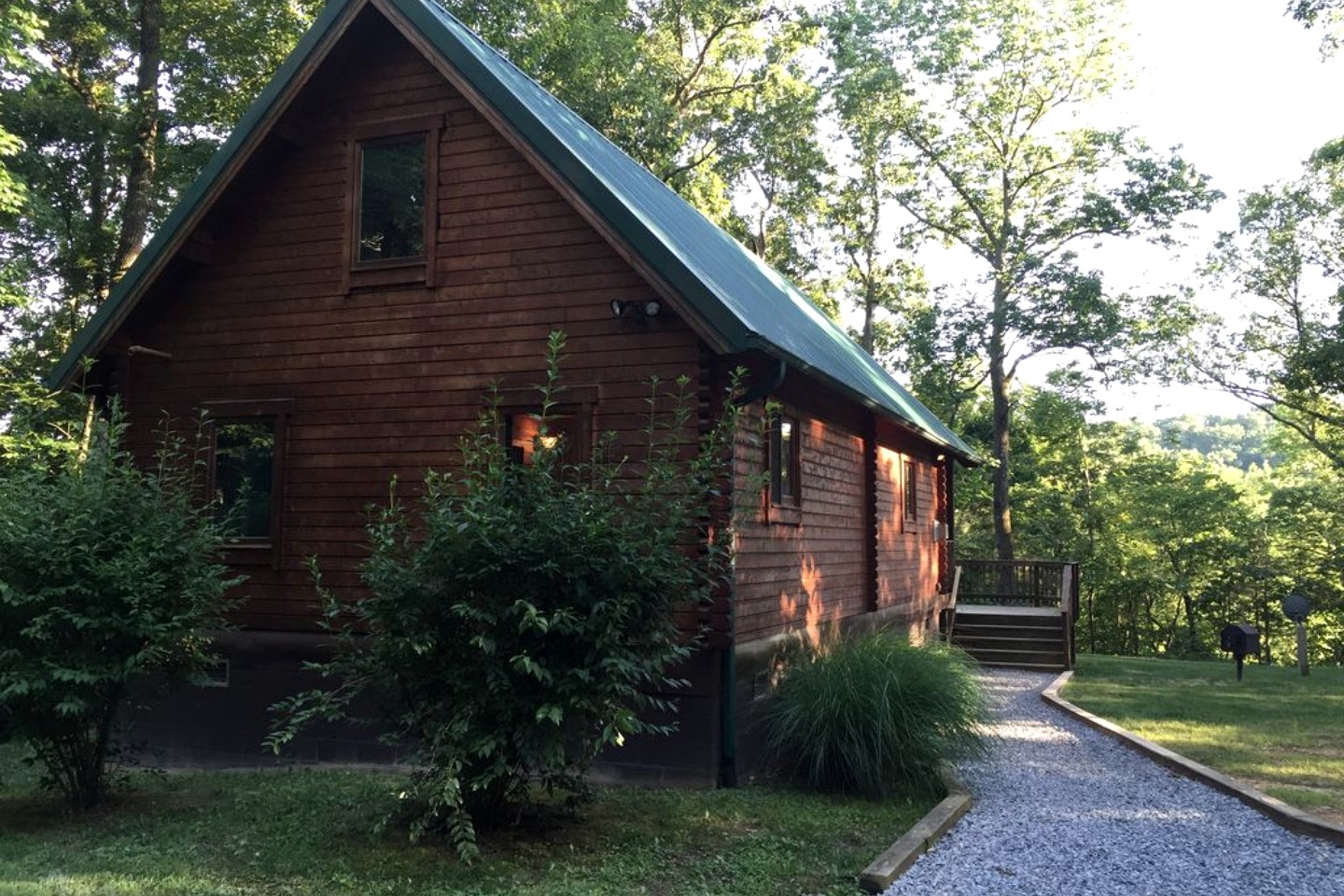 Cabin Rental next to the Shenandoah River, Victoria