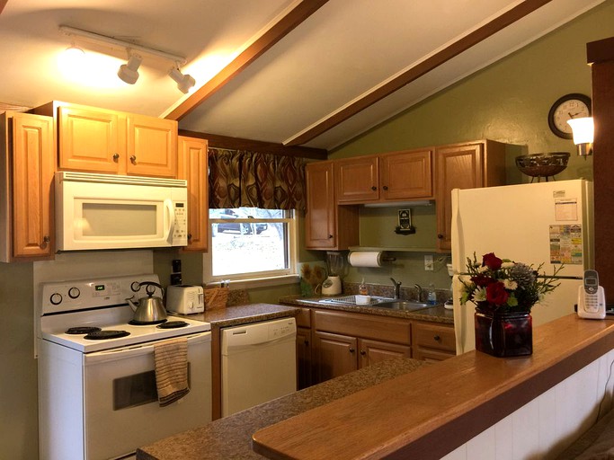 Cabins (Luray, Virginia, United States)