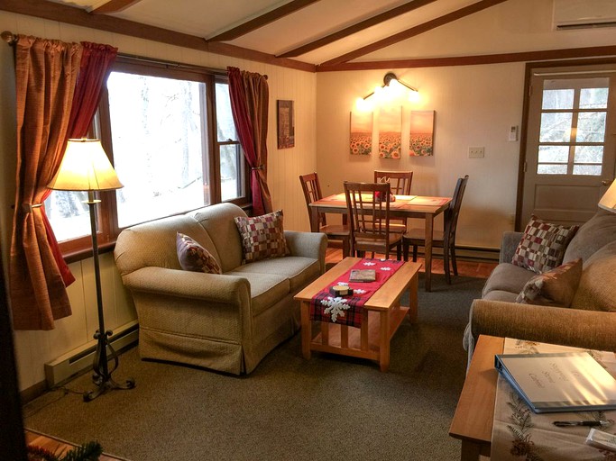 Cabins (Luray, Virginia, United States)