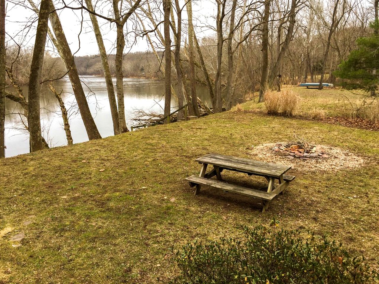 Riverfront Cabin with Four-Person Hot Tub in Shenandoah Valley, Virginia