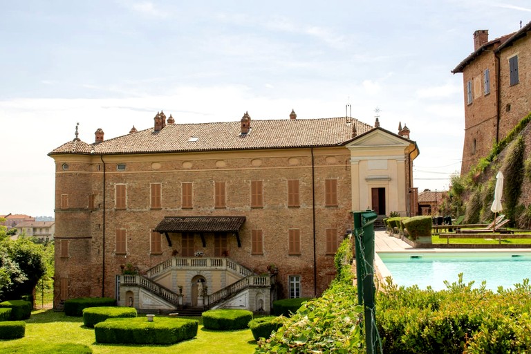 Elegant Heritage Apartment with Private Terrace & Pool near Monferrato Vineyards, Rinco, Ital