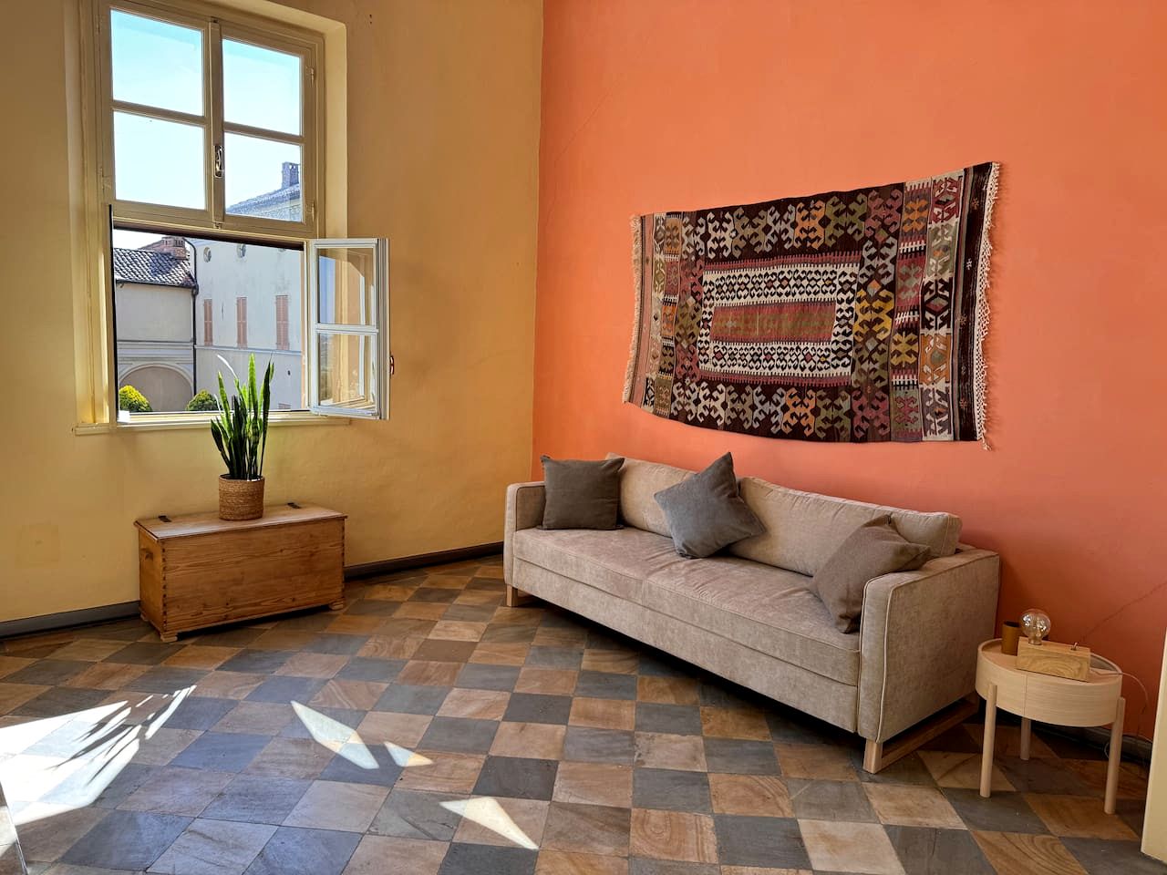 Elegant Heritage Apartment with Private Terrace & Pool near Monferrato Vineyards, Rinco, Ital