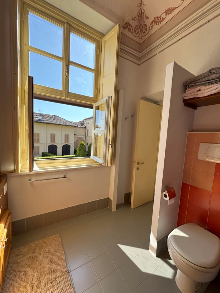 Elegant Heritage Apartment with Private Terrace & Pool near Monferrato Vineyards, Rinco, Ital