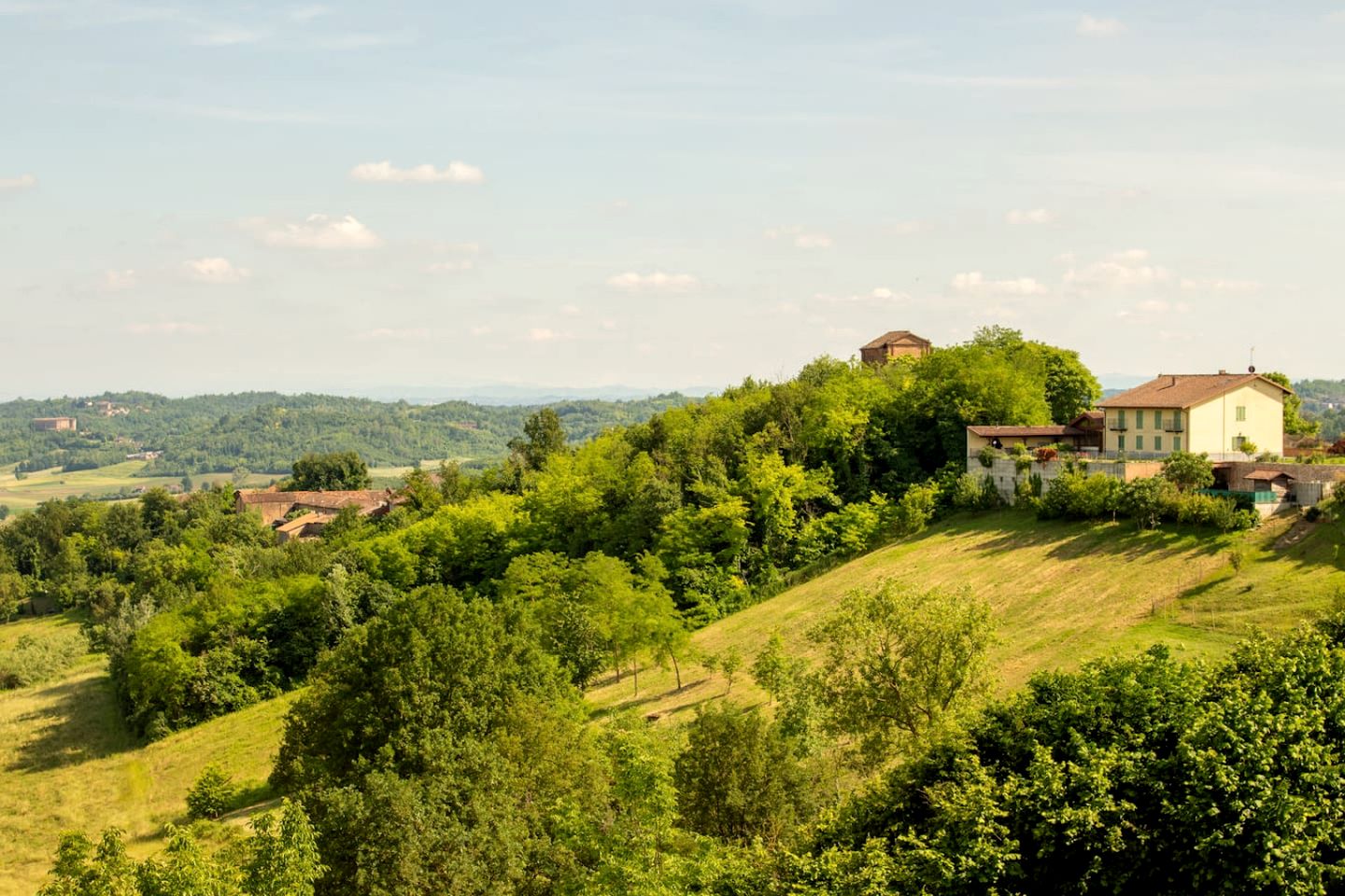 Elegant Heritage Apartment with Private Terrace & Pool near Monferrato Vineyards, Rinco, Ital