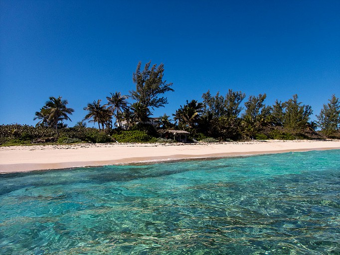 Beach Houses (Governor's Harbour, North Eleuthera, Bahamas)