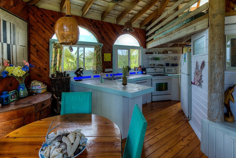 Kitchen in a cottage: Bahamas holidays and homes for rent