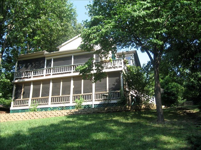 Family Cottage Rental In Cadiz Kentucky