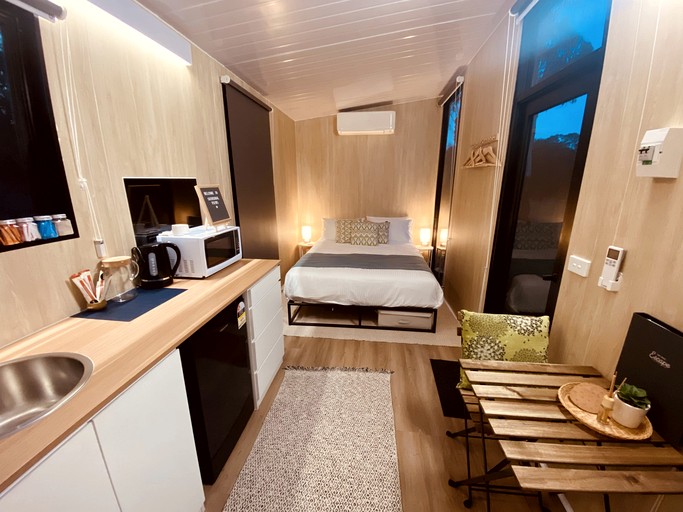 Tiny Houses (Australia, Taggerty, Victoria)