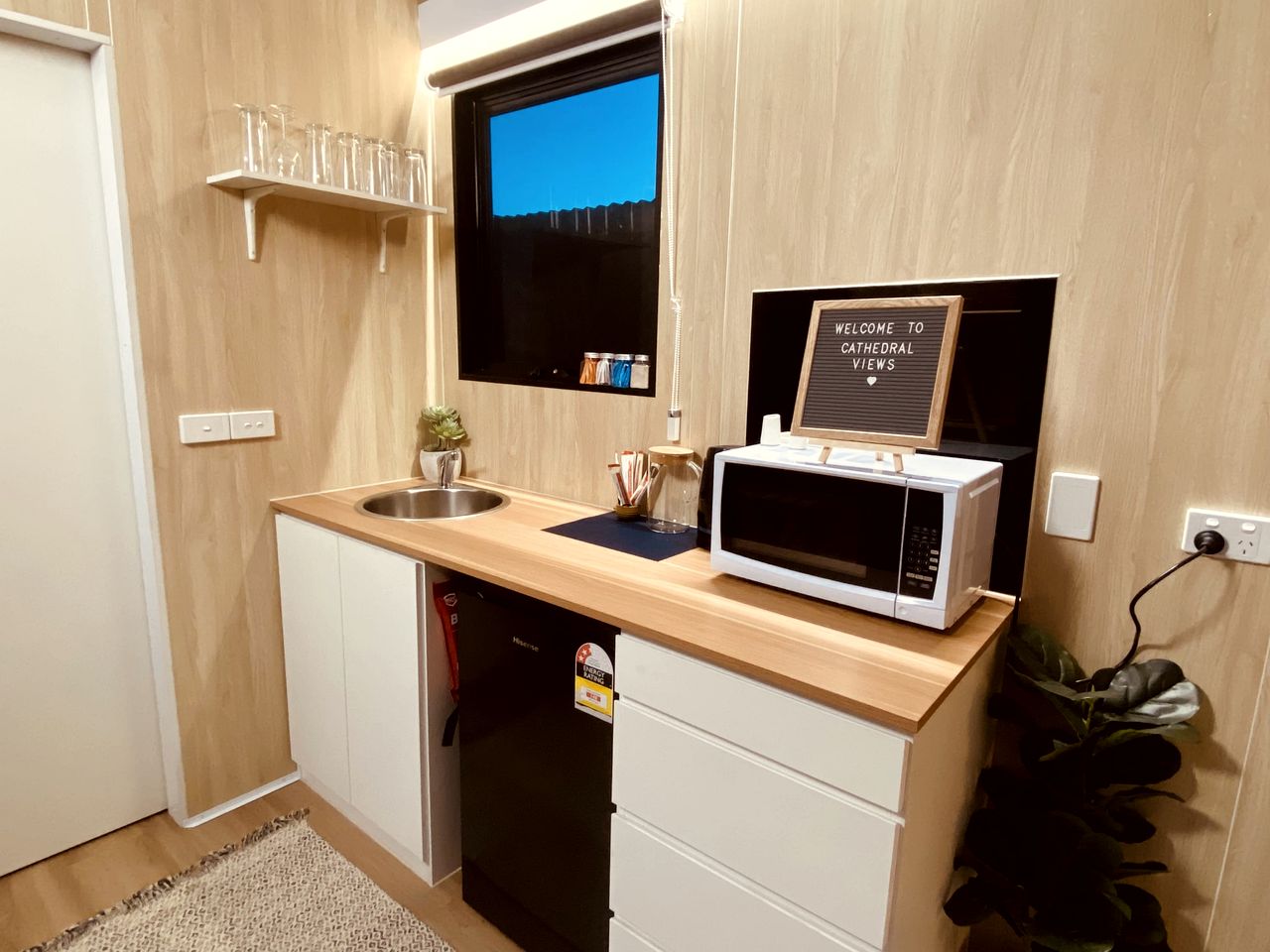 Wonderful Tiny House with Epic Views in Victoria