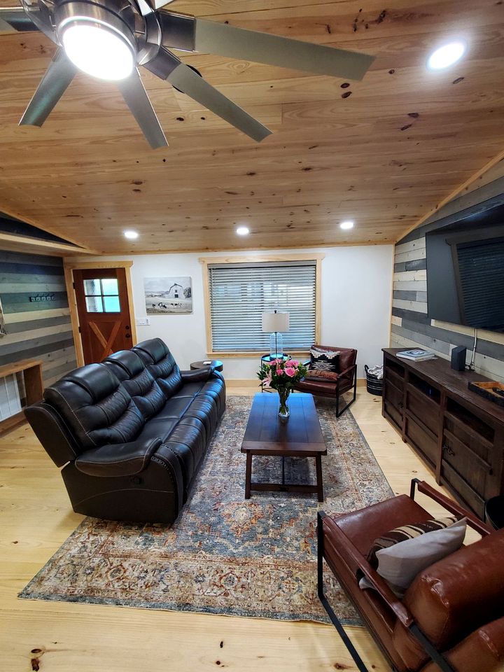 Stylish Family Cabin with Hot Tub and Game Room near Attractions in Sevierville, Tennessee