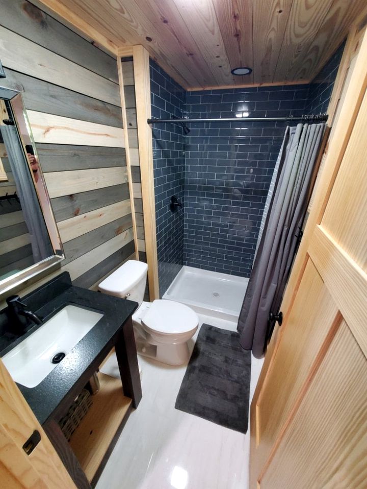 Stylish Family Cabin with Hot Tub and Game Room near Attractions in Sevierville, Tennessee