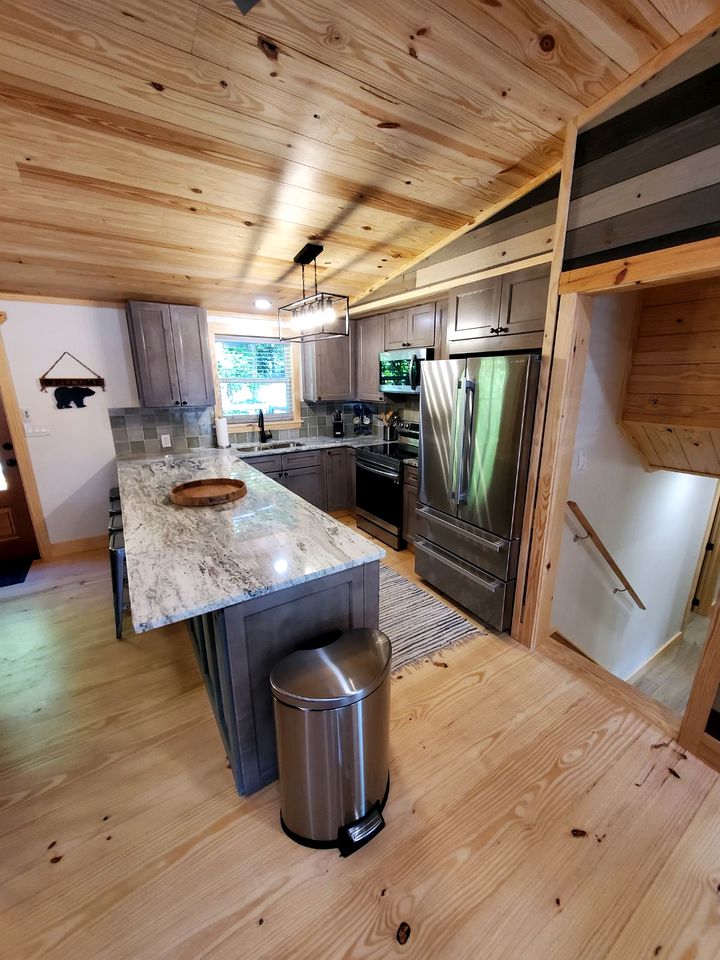 Stylish Family Cabin with Hot Tub and Game Room near Attractions in Sevierville, Tennessee