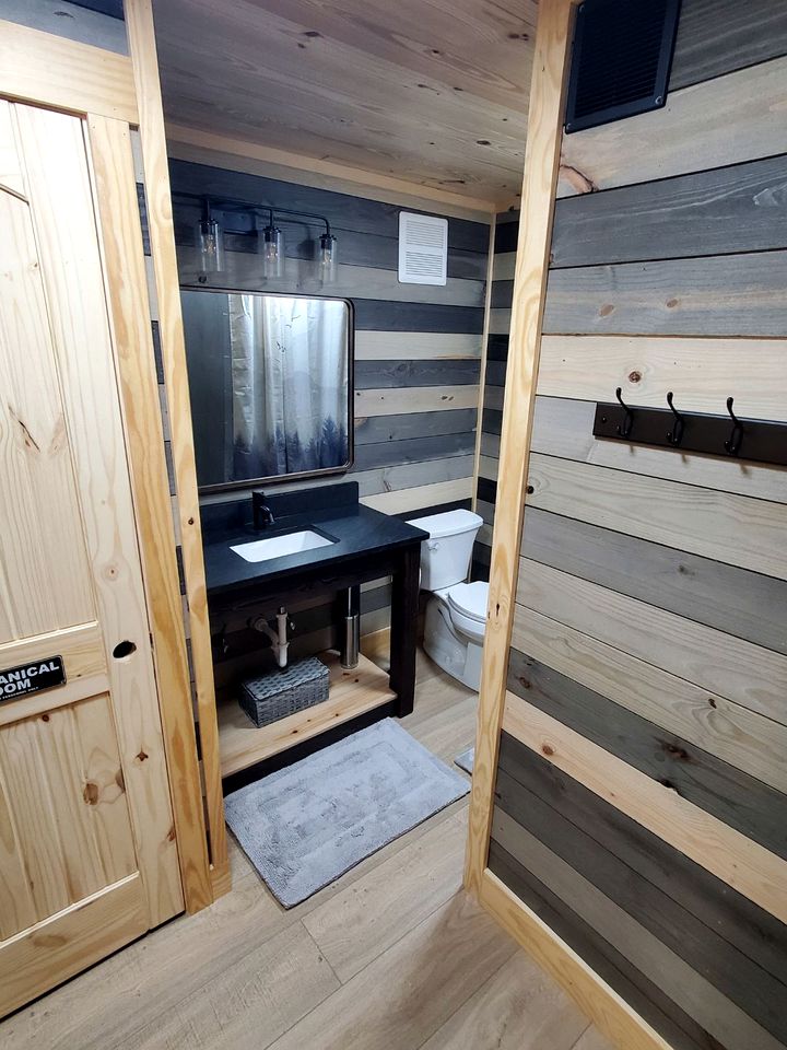 Stylish Family Cabin with Hot Tub and Game Room near Attractions in Sevierville, Tennessee