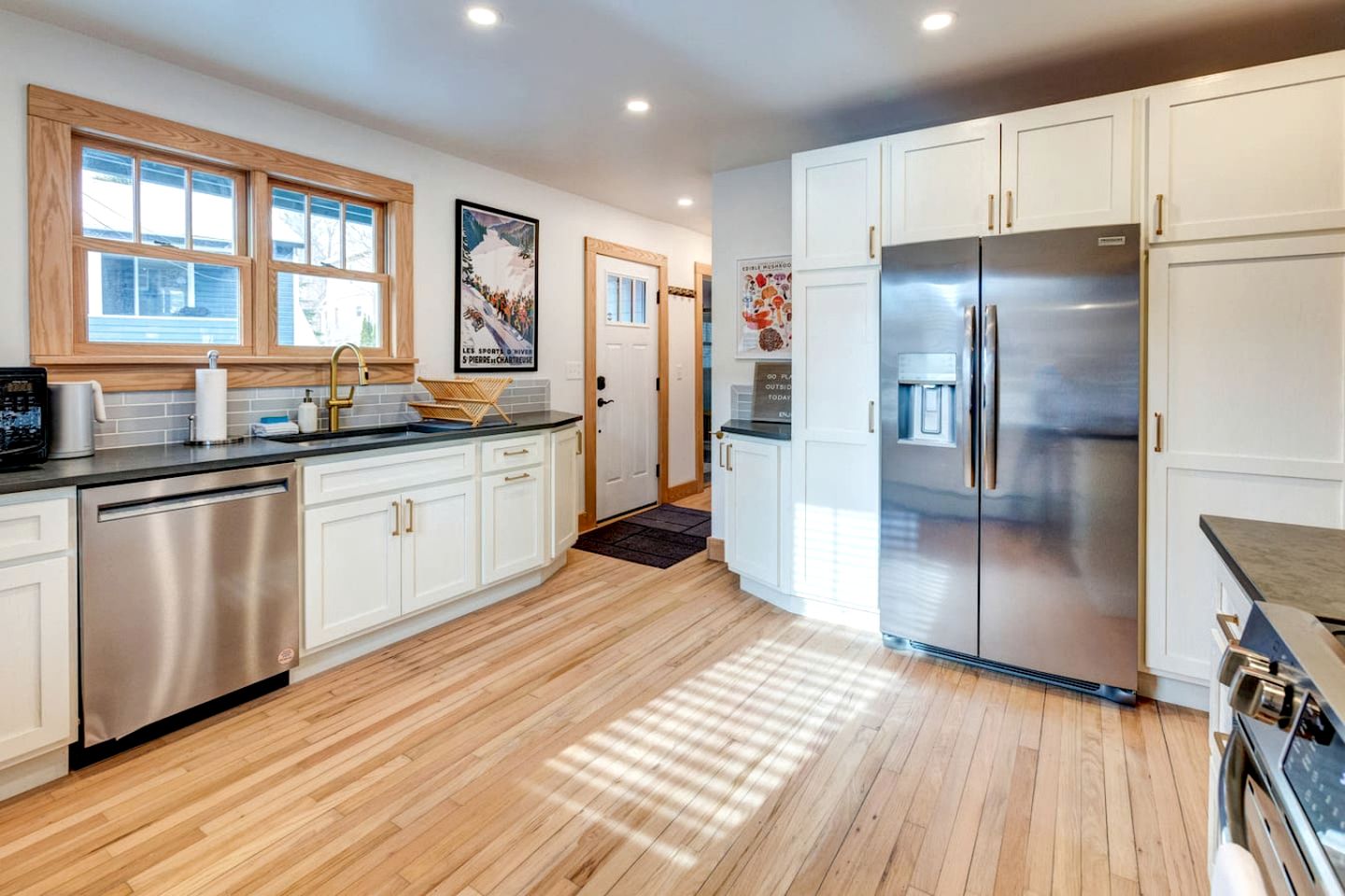 Peaceful Village Retreat with Fireplace, Deck Dining & Mountain Sunsets in Margaretville, New York