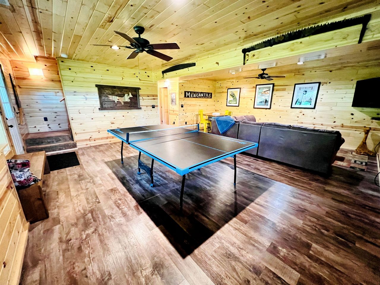 Pet-Friendly Lakeside Cabin Ideal for a Family Getaway in Wisconsin