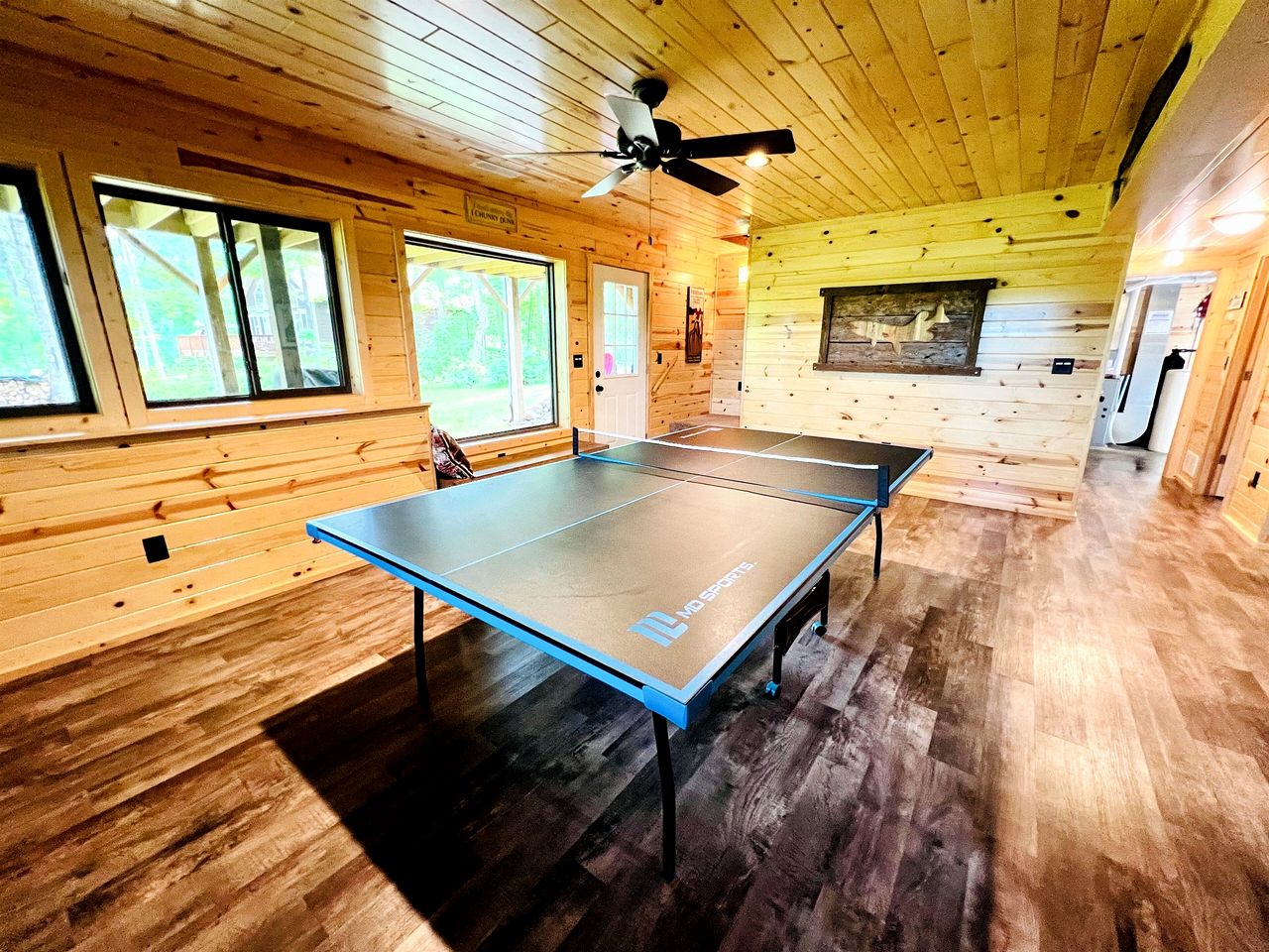 Pet-Friendly Lakeside Cabin Ideal for a Family Getaway in Wisconsin