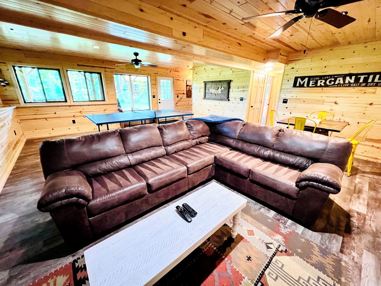 Pet-Friendly Lakeside Cabin Ideal for a Family Getaway in Wisconsin
