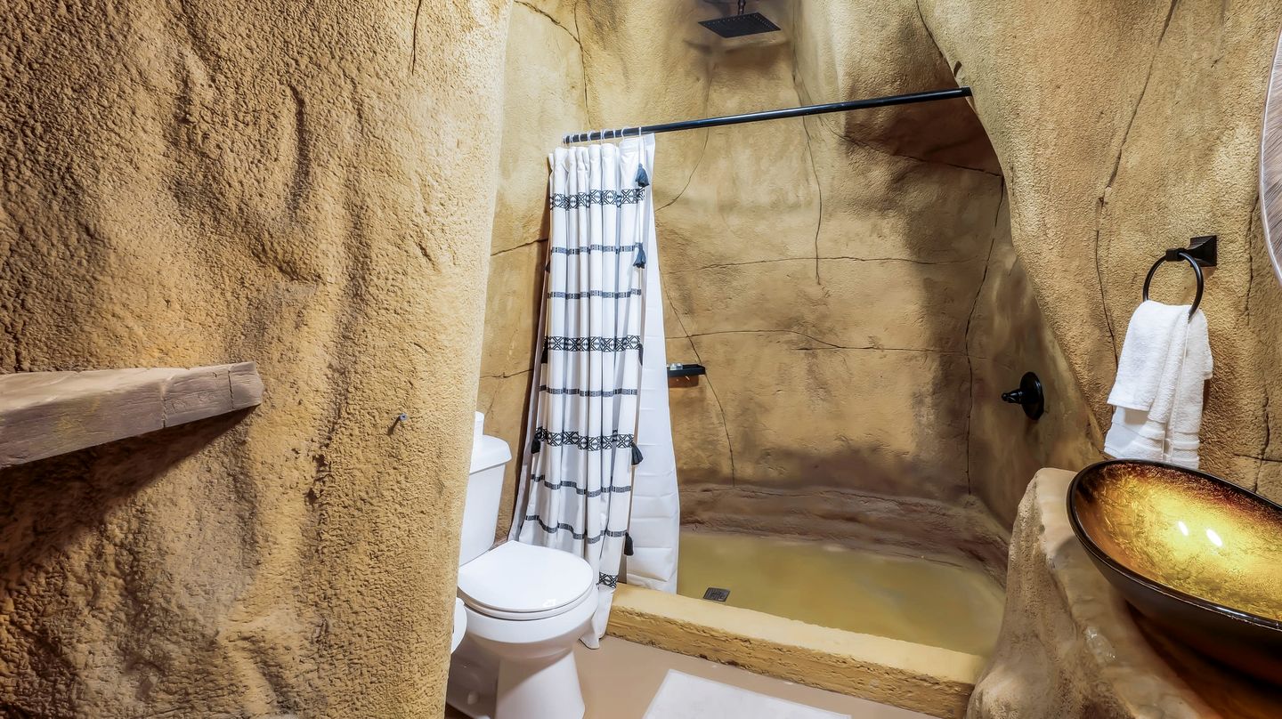 Unique Cave with Incredible Desert Panoramic Views in Utah