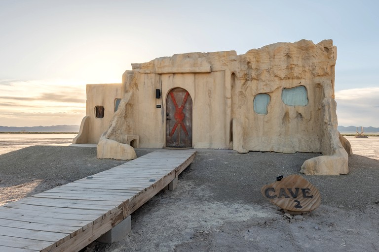 Luxury Cave Fantastic for a Great Glamping Experience in Utah
