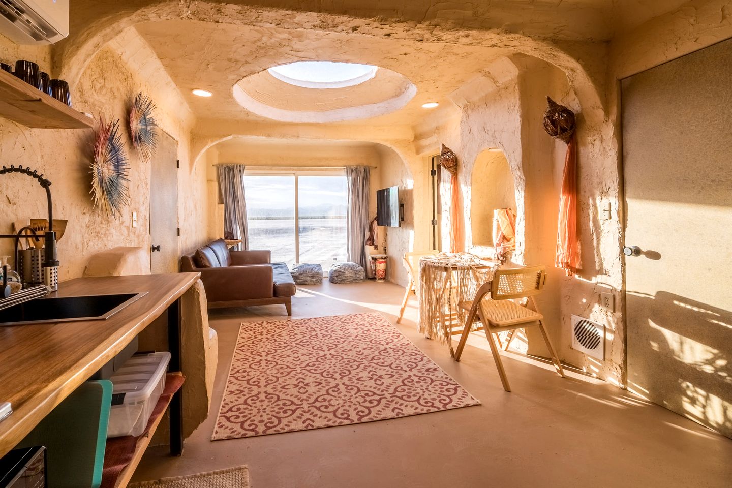 Luxury Cave Fantastic for a Great Glamping Experience in Utah