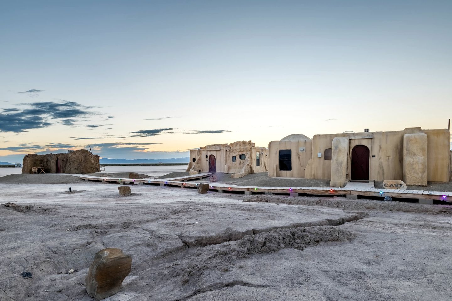 Luxury Cave Fantastic for a Great Glamping Experience in Utah