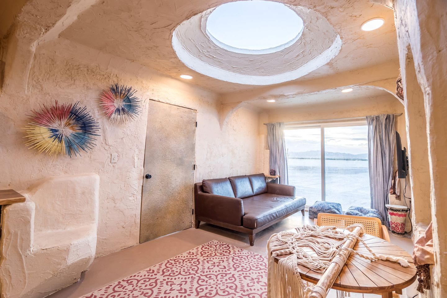 Luxury Cave Fantastic for a Great Glamping Experience in Utah
