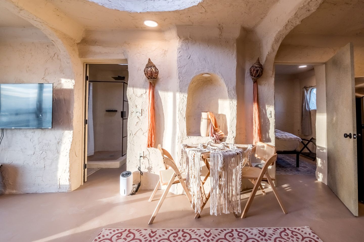 Luxury Cave Fantastic for a Great Glamping Experience in Utah