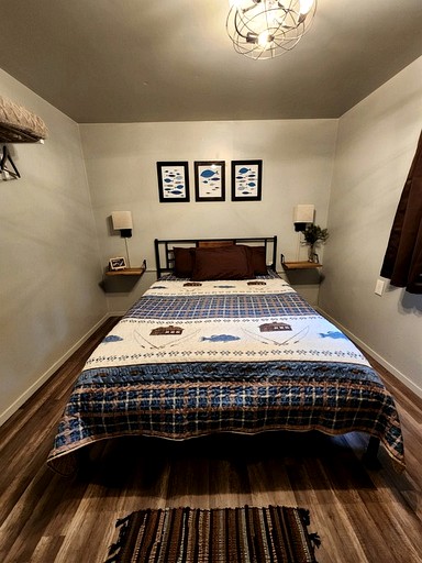 Tiny Cabin Perfect for Two in Seward, Alaska | Cabins (Seward, Alaska, United States of America)