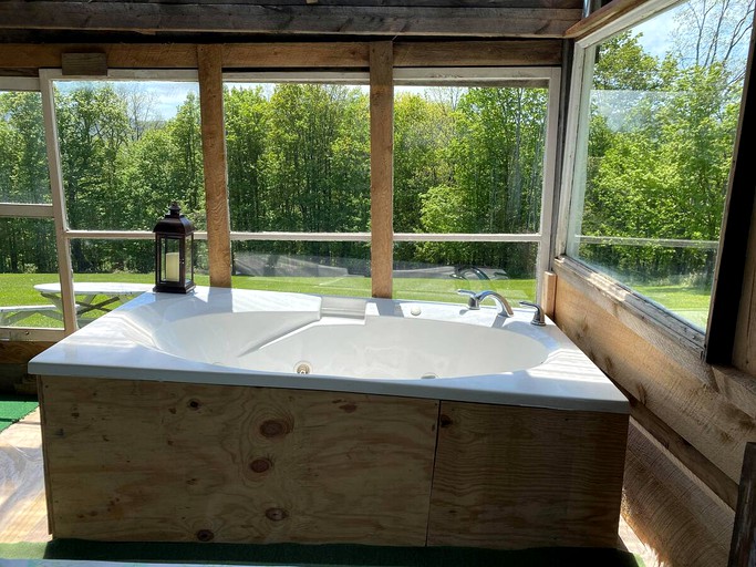 Glamping in the Sun Barn, Barns 70996, Preston Hollow, United States of