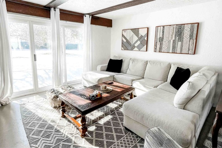 Cottages (Canada, Prince Edward, Ontario)
