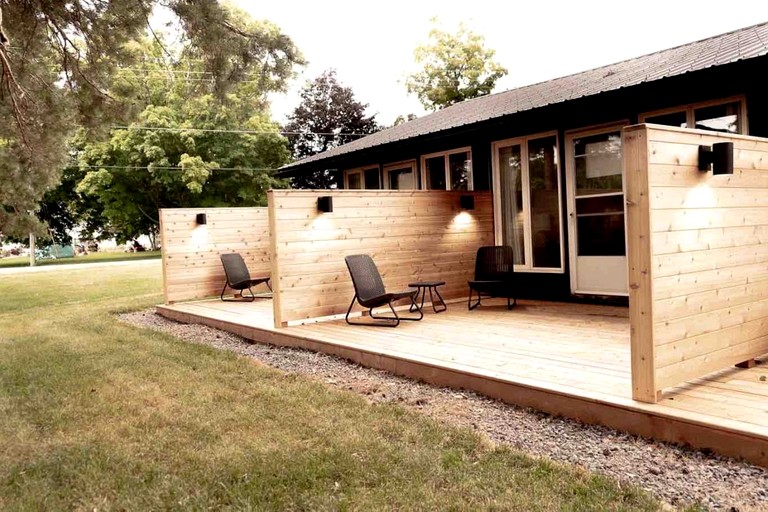 Cottages (Canada, Prince Edward, Ontario)