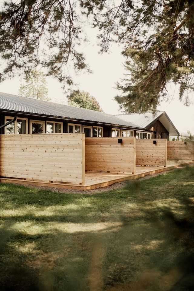 Charming Cottage with Indoor Heated Pool near Sandbanks Provincial Park in Picton, Ontario