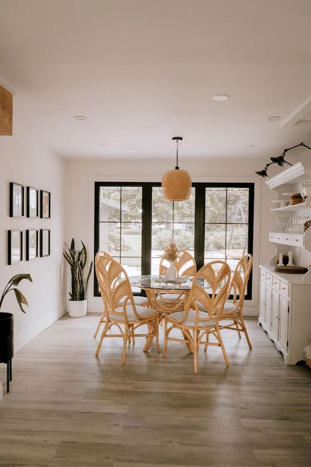 Charming Cottage with Indoor Heated Pool near Sandbanks Provincial Park in Picton, Ontario