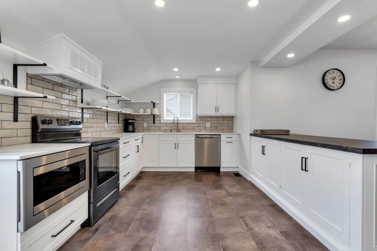Vacation Rentals (Canada, Prince Edward, Ontario)