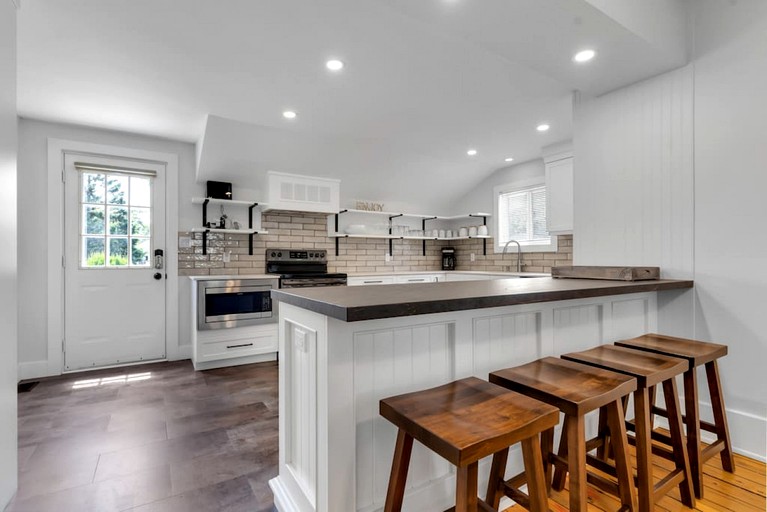 Vacation Rentals (Canada, Prince Edward, Ontario)