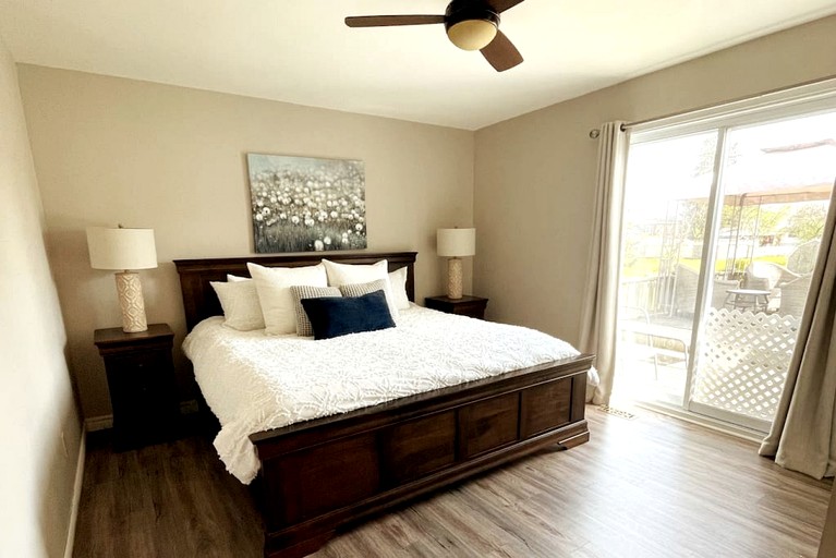 Vacation Rentals (Canada, Prince Edward, Ontario)