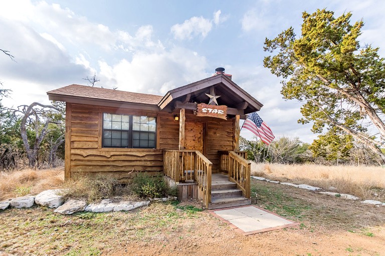 RU Cedar Bliss (Both Cabins), Log Cabins, Fredericksburg, United States of America Glamping Hub