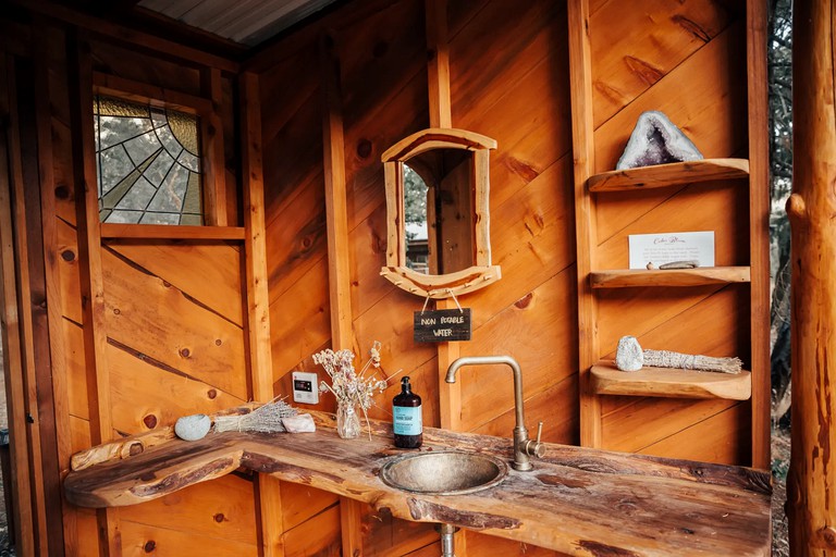 Cedar Bloom, AFrames 57911, Cave Junction, United States of America