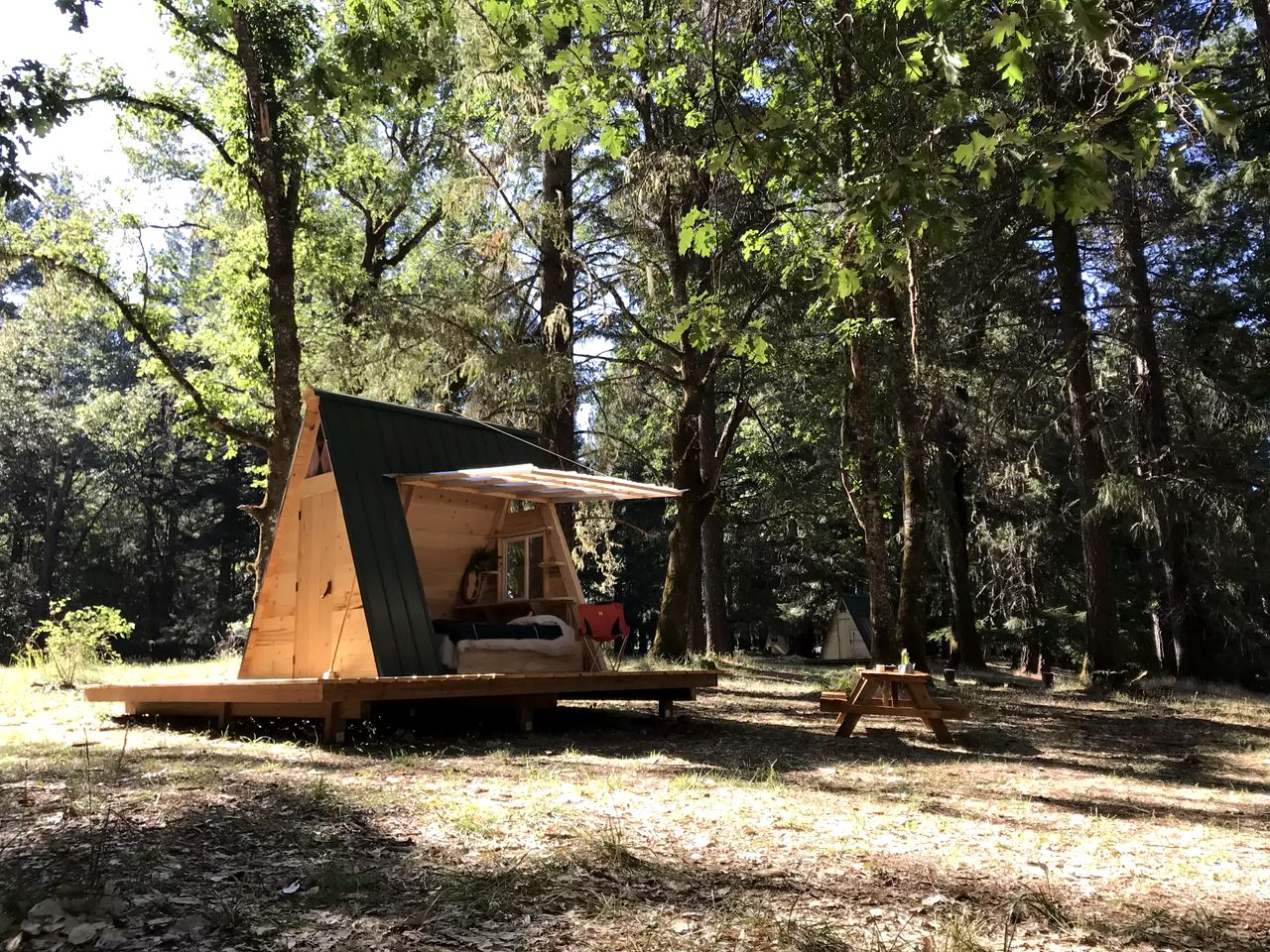 Cedar Bloom, AFrames 57911, Cave Junction, United States of America