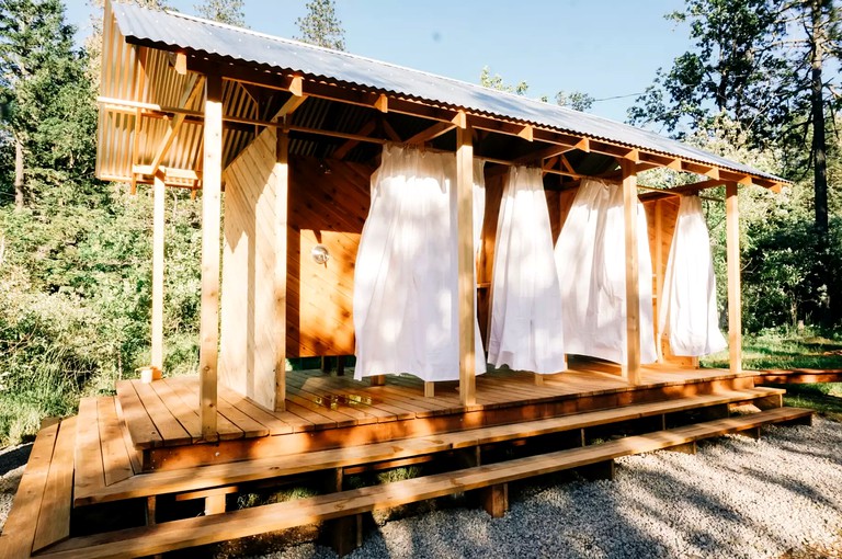 Cedar Bloom, AFrames 57911, Cave Junction, United States of America