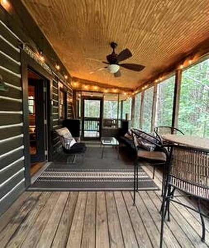 Cabins (United States of America, Birdseye, Indiana)