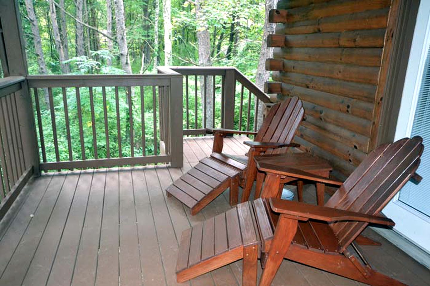 Cozy Log Cabin near Hocking Hills State Park, Ohio