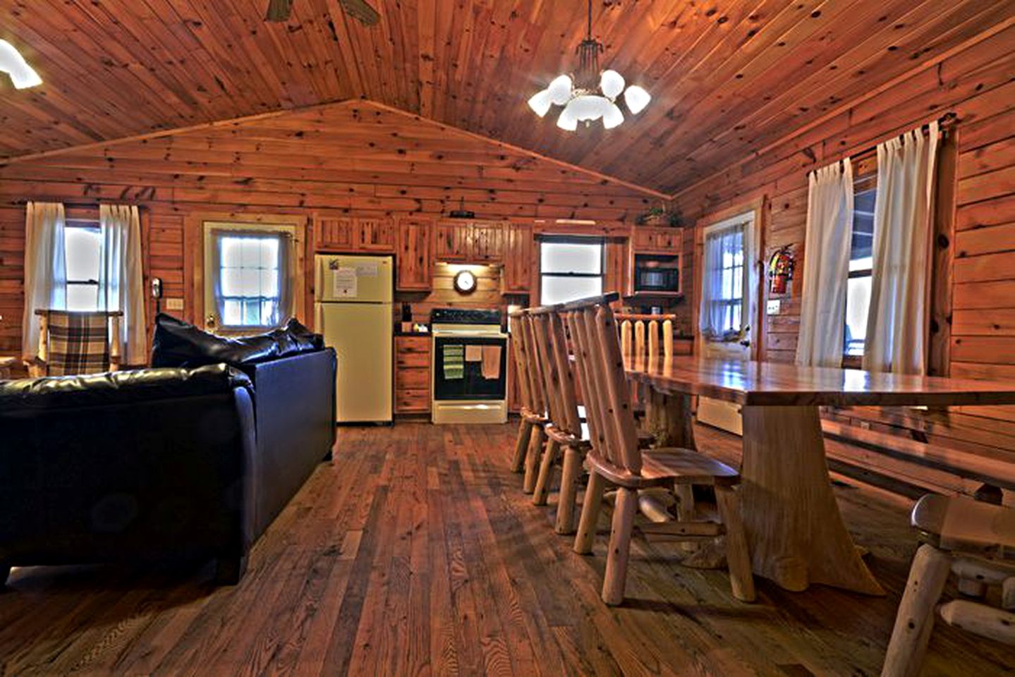 Secluded Log Cabin with a Hot Tub near Bridle Trails in Logan, Ohio