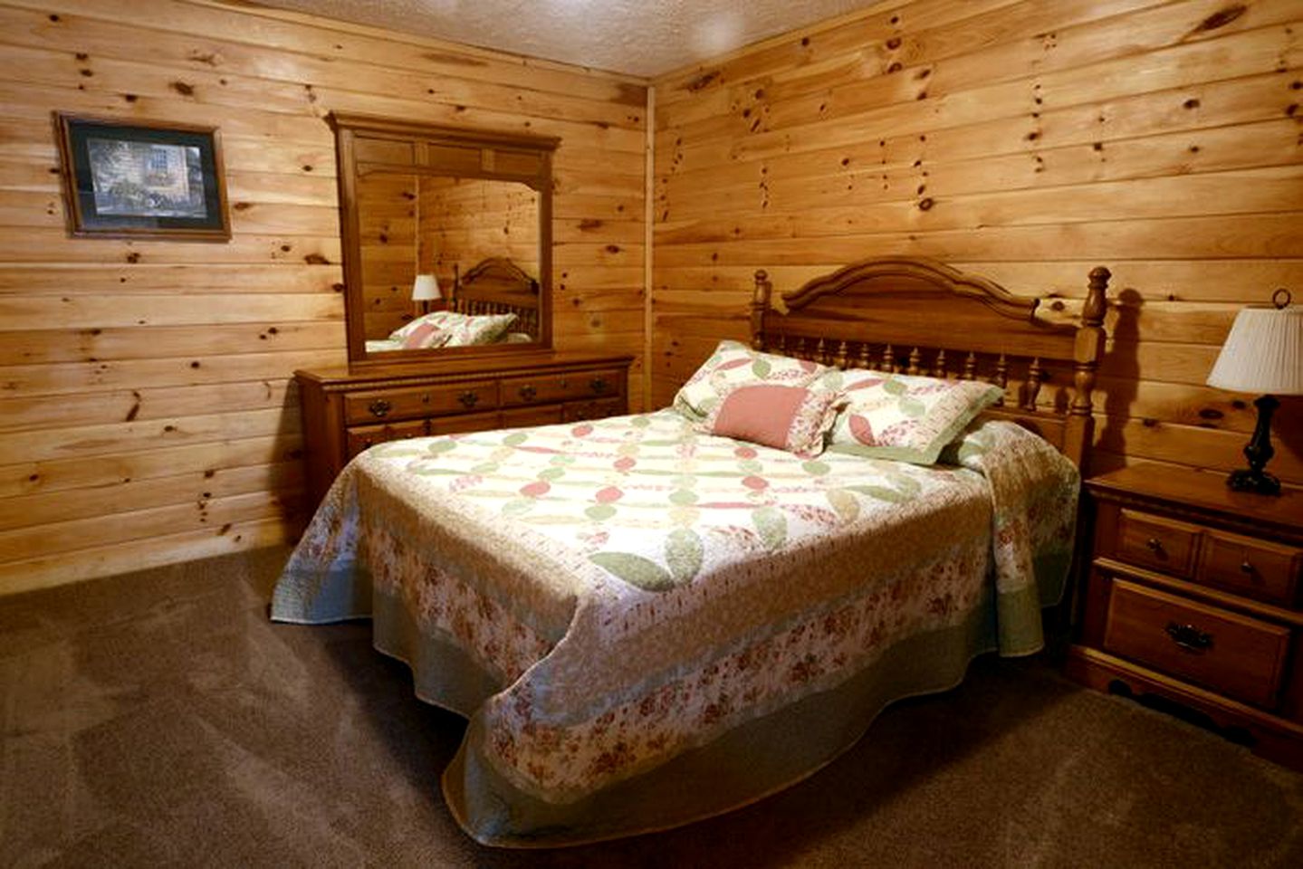 Secluded Log Cabin with a Hot Tub near Bridle Trails in Logan, Ohio