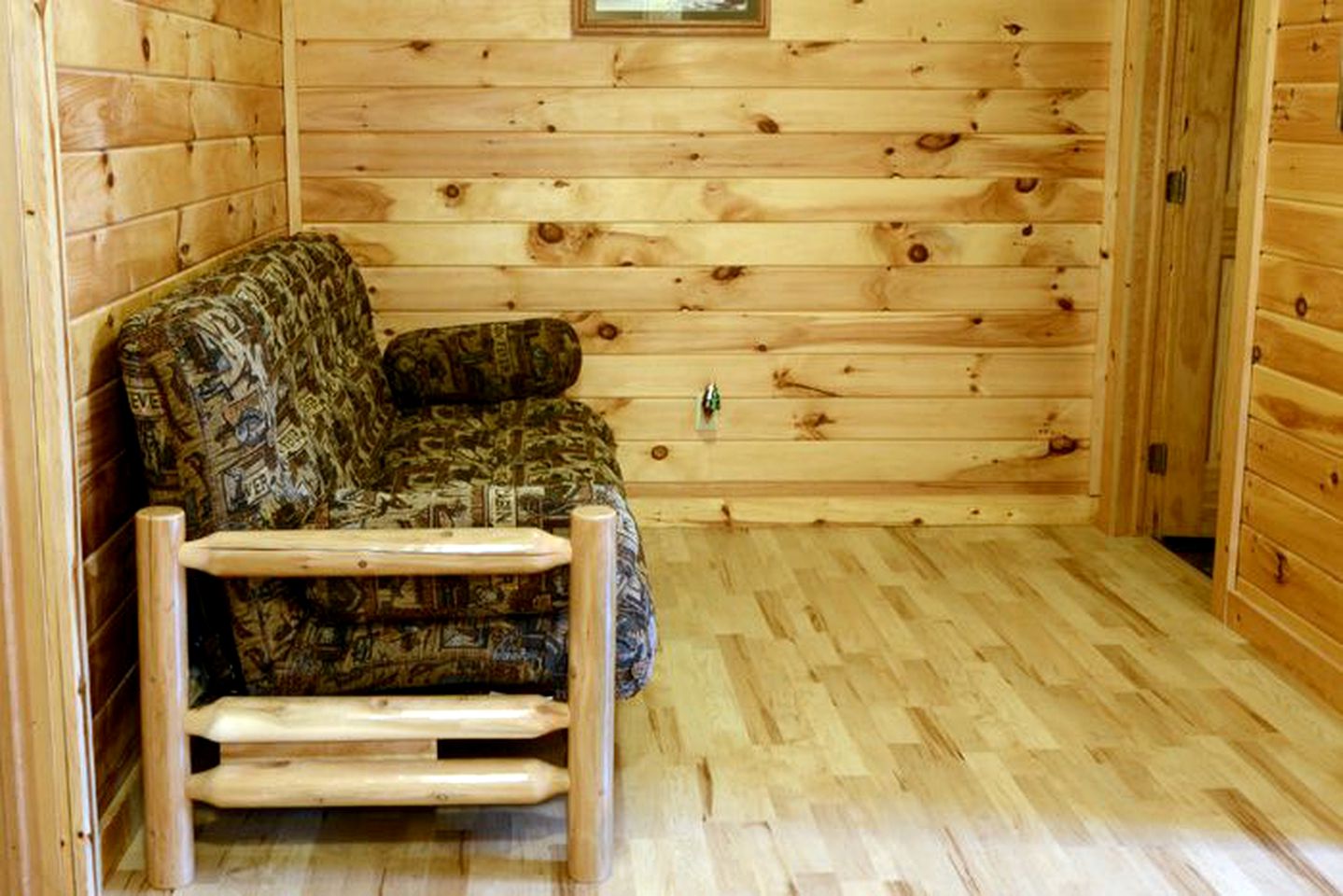 Secluded Log Cabin with a Hot Tub near Bridle Trails in Logan, Ohio