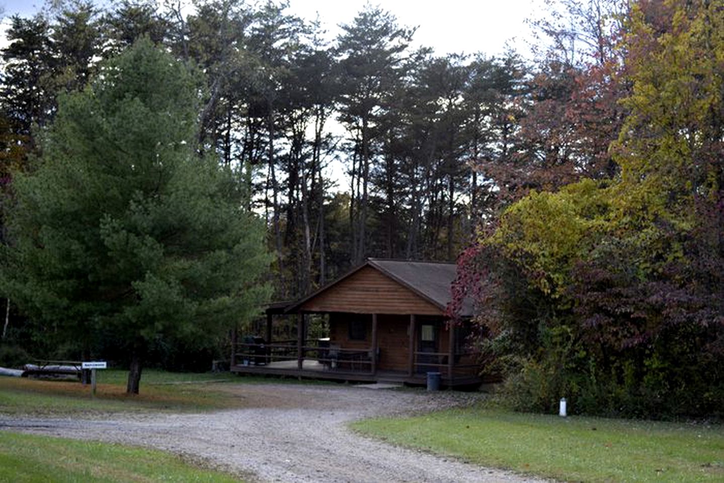 Secluded Log Cabin with a Hot Tub near Bridle Trails in Logan, Ohio