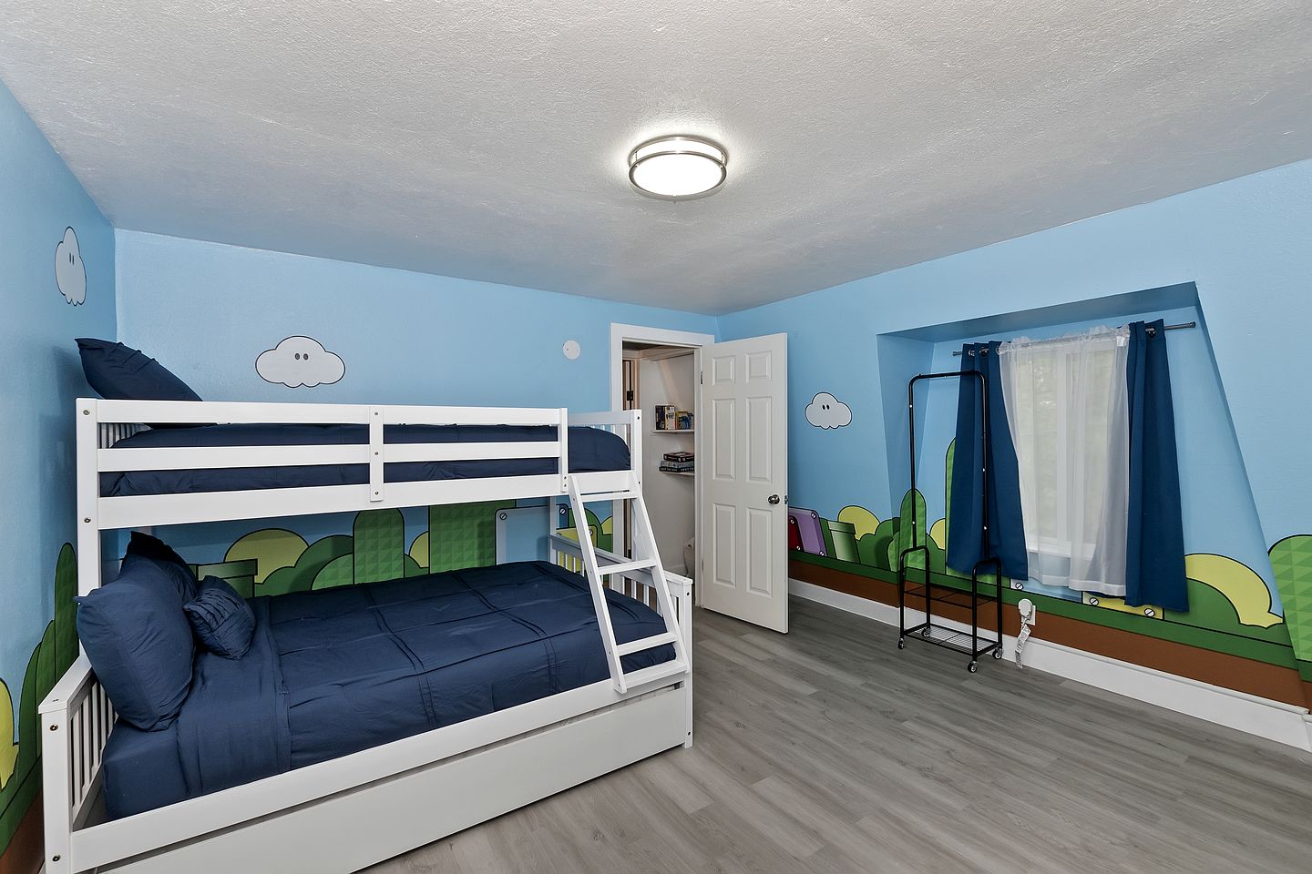 Newly Renovated Mountain Cabin with Epic Kids’ Slide Near Big Bear Lake, California