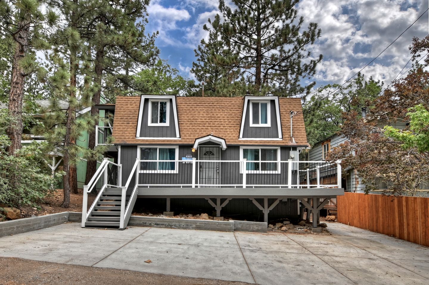 Newly Renovated Mountain Cabin with Epic Kids’ Slide Near Big Bear Lake, California