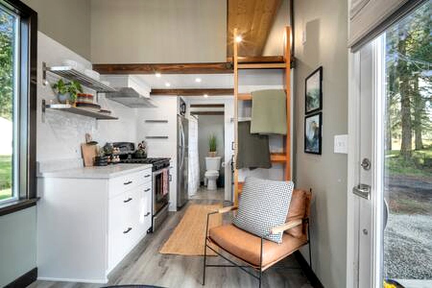 Cedar & Sage Hideaway in River Road, WA